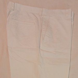 Bobby Jones Whiite Bermuda Shorts.  Flat Front.  Size 35.  EEUC.